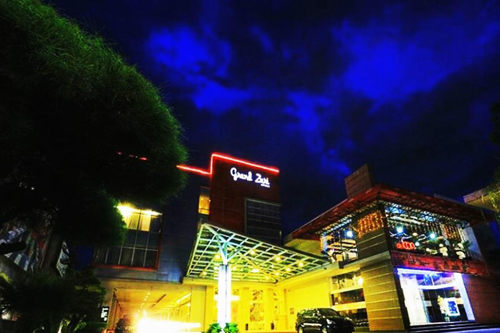 Hotel Grand Zuri Muaraenim Dış mekan fotoğraf