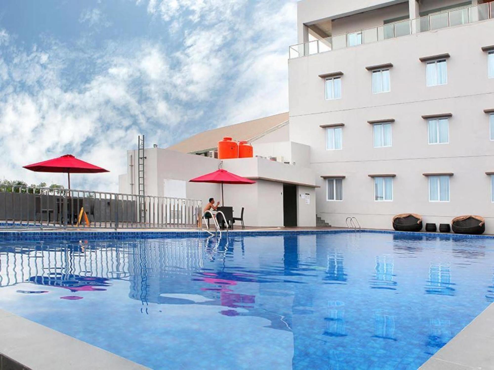 Hotel Grand Zuri Muaraenim Dış mekan fotoğraf