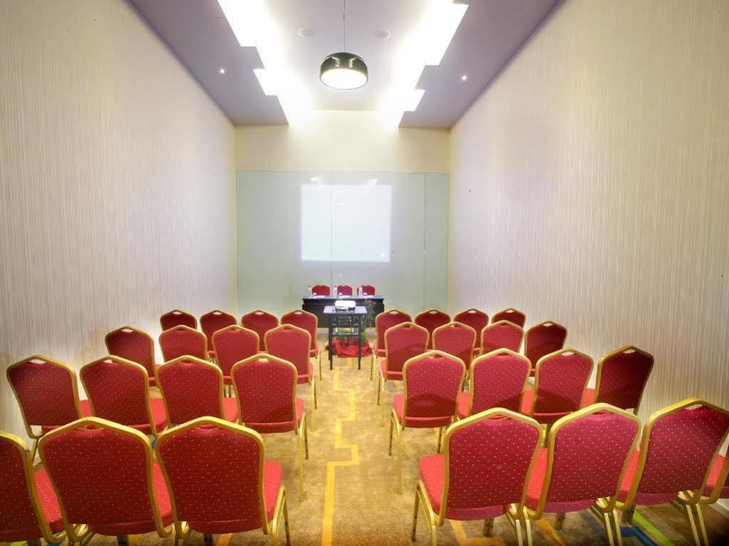 Hotel Grand Zuri Muaraenim Dış mekan fotoğraf